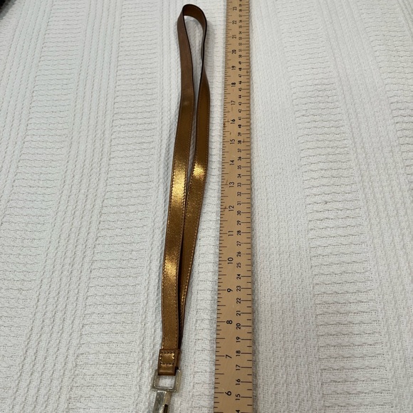 Gucci Vintage GG Gold Metallic Leather Nano IPod Case and Lanyard - Picture 9 of 10